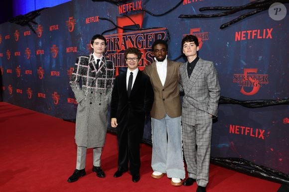 Finn Wolfhard, Gaten Matarazzo, Noah Schnapp e Caleb McLaughlin receberam o montante fixo de US$ 875 mil (cerca de R$ 4,7 milhões)