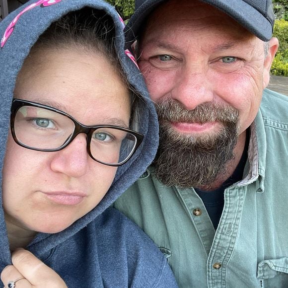 Brianne passou por momentos delicados com o ex-marido e iniciou um novo relacionamento com Christopher Riley