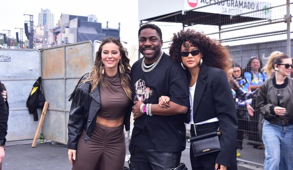 Taís Araújo chegou acompanhada pelo marido, Lázaro Ramos