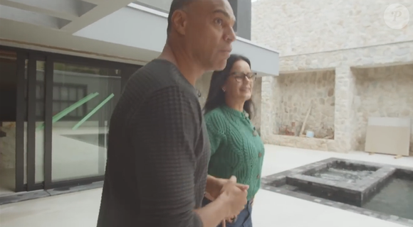 Luciele Di Camargo e Denilson mostram reforma da mansão em SP