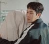 Em 'Irmãos Milagrosos', Yook Dong-ju é um aspirante a escritor que vive endividado enquanto tenta realizar o sonho de publicar um grande romance