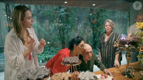 Ana Paula Renault foi aconselhada pelo pai a não beber no 'BBB 16', mas deixou de seguir o conselho dele