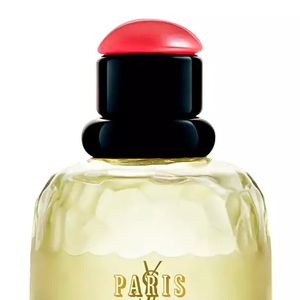 Outra fragrância pela qual Gaga declarou seu amor é "Paris", de Yves Saint Laurent