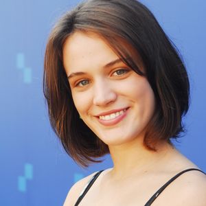 Bianca Bin como a personagem Fátima, em 'Passione', em 2010