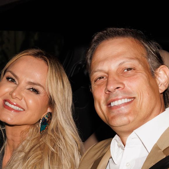 Eliana ao casamento acompanhada pelo marido, Adriano Ricco