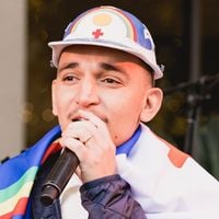 João Gomes indica voto no 2º turno das Eleições 2026 após ameaça de derrubada da versão da música 'Piloto' por Flora Matos; cantor cita nó na garganta, dor no peito e mundo doente por cobrança política: 'A favor da educação, da segurança, do SUS e da pesquisa'
