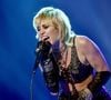 Shaggy curto já conquistou a cantora Miley Cyrus: com camadas desconectadas e acabamento despojado, o corte é apontado como uma das melhores opções para realçar a textura natural dos cabelos ondulados