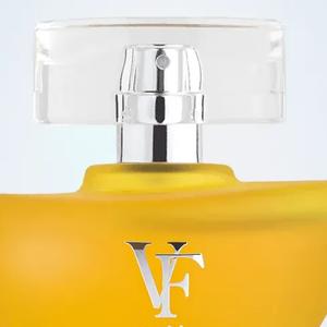 VF Honey, perfume da WePink, mostra acordes poderosos e sedutores, com cardamomo, rum, pêssego, além de baunilha e sândalo.