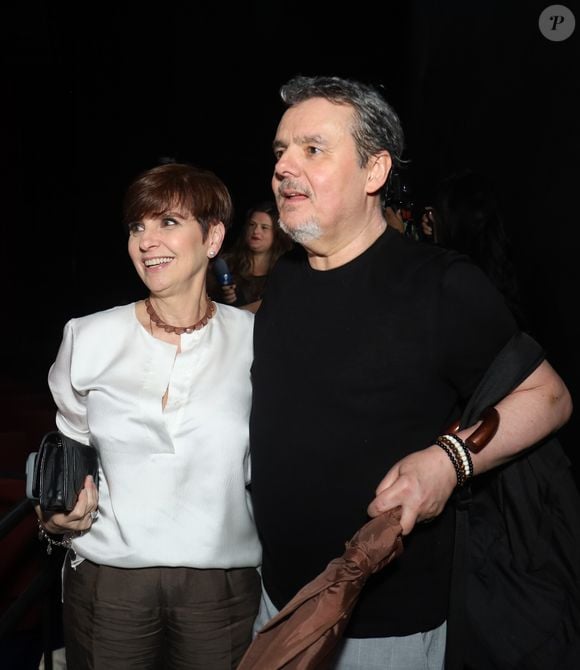 Lídia Brondi e Cássio Gabus Mendes são casados desde 1991. A atriz usou o perfil do marido no Instagram para se manifestar sobre as eleições de 2026 e explicar sua escolha para a Presidência. Ela está afastada da televisão há décadas