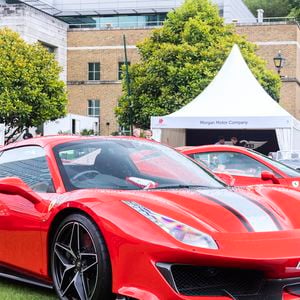 A Ferrari 488 Pista é considerada uma das joias da coleção de Mbappé e aparece como um dos carros mais valiosos da garagem do craque