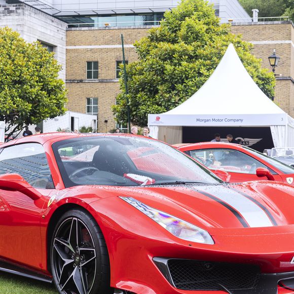 A Ferrari 488 Pista é considerada uma das joias da coleção de Mbappé e aparece como um dos carros mais valiosos da garagem do craque