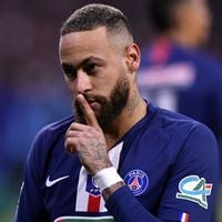 'E você...': vaiado, Neymar rebate provocação de torcedores sobre chance de ficar fora da lista de Ancelotti para a Copa do Mundo 2026
