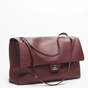 Apresentada no desfile Primavera Verão 2026, a bolsa Chanel de Sasha Meneghel virou desejo entre fãs de moda e itens de luxo