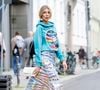 Para quem gosta de produções descontraídas, o Tênis Mantra Snoopy Colorido pode ser combinado com calça de cotelê, jeans e outras peças casuais. A combinação de cores suaves e estampas dos personagens ajuda a trazer um toque divertido aos looks, inclusive nos dias nublados.