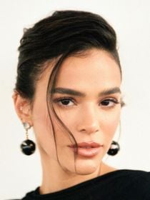 Bruna Marquezine está oficialmente na Netflix: tudo sobre a série ‘Magnatas do Crime’, drama policial que terá atriz brasileira na terceira temporada
