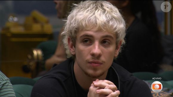 Jordana escolheu mandar Juliano Floss ao Paredão