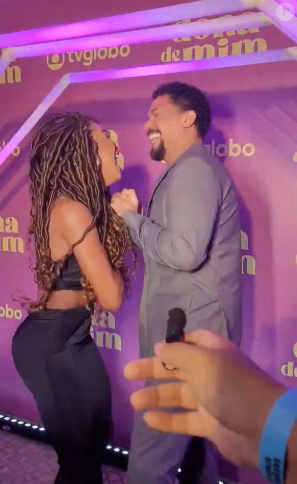 Aline Patriarca e Vinícius Nascimento, ex-brothers do 'BBB 25', se reencontraram fora do game em evento da TV Globo