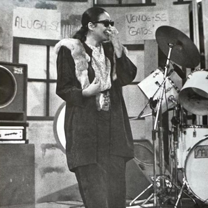 "Já fui uma 'perdida na noite', quando participava dos desfiles de moda desse programa hilário do Faustão, que fez história na TV! O Perdidos na Noite era raiz, sem frescura, puro improviso, muito humor e um bando de 'loucos' no auditório"