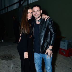 Vivendo uma relação longe dos holofotes, Deborah Secco fez uma aparição pública na companhia do novo namorado, o produtor musical Dudu Borges.