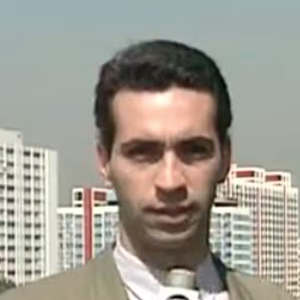 Ainda em 1993, César Tralli já estreou como repórter da TV Globo