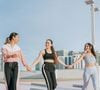 "Isso tem nome: Efeito Köhler. Quando você percebe que faz parte de um grupo, seu corpo produz mais. Os estudos mostram que o efeito é ainda mais forte em mulheres", diz a personal trainer Raphaela Pereira
