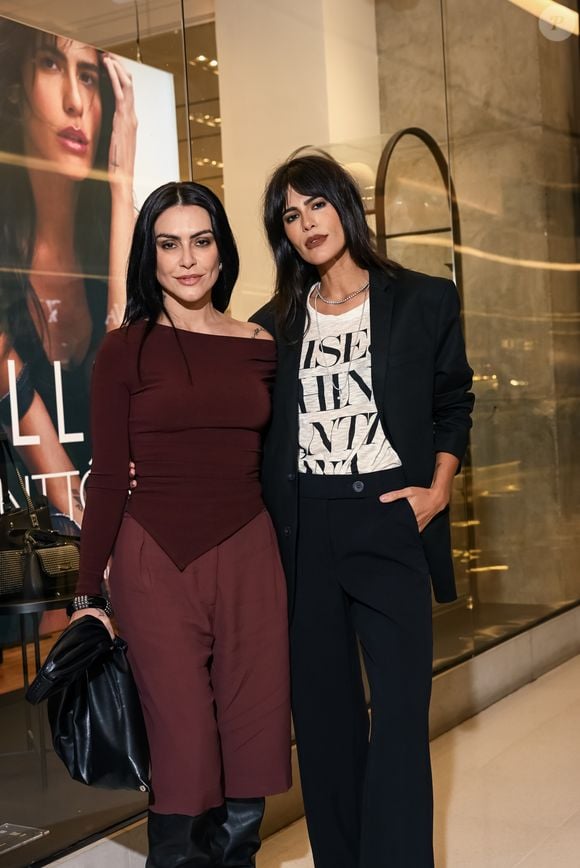 Além disso, o marrom apresenta uma ampla gama de tonalidades, desde o caramelo até o chocolate intenso. E foi essa diversidade que permitiu Cleo de fazer uma criação monocromática sofisticada