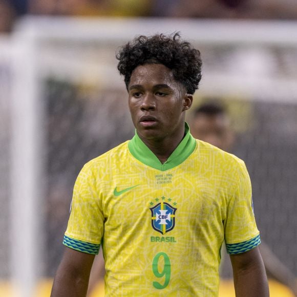 Hoje estrela da Seleção Brasileira, Endrick já enfrentou dificuldades financeiras e viu o pai chorar por não ter comida em casa