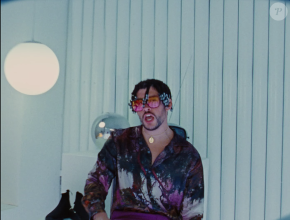 Em clipes, Bad Bunny sempre caprichava no visual e deixava fãs impressionados com suas produções