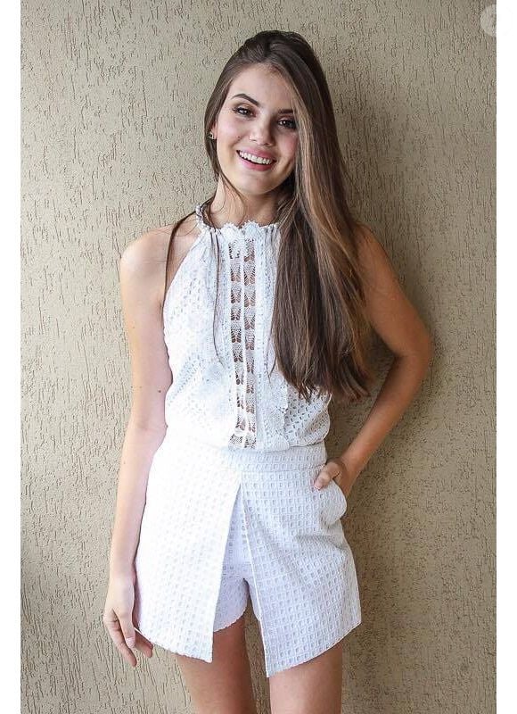 Camila Queiroz virou queridinha da faixa das 18h da TV Globo em outras produções de sucesso