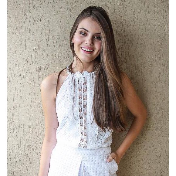 Camila Queiroz virou queridinha da faixa das 18h da TV Globo em outras produções de sucesso