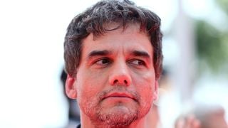 Por que Wagner Moura não estava em Cannes? Vencedor de prêmio inédito com 'O Agente Secreto', ator tem melhor reação possível: 'Absolutamente louco'