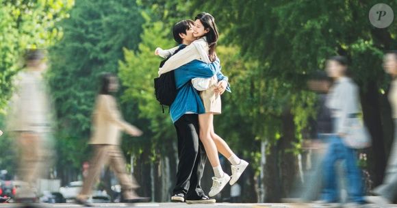 'O Drama da Minha Vida': três amigas de 30 anos tentam equilibrar carreira, romances e as dores da vida adulta enquanto buscam amadurecer e seguir em frente