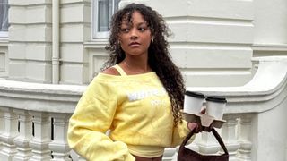 Os novos New Balance com detalhes 'raio de sol' eliminam os Samba da equação: são muito mais confortáveis