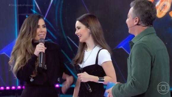 Sandy relembrou as comparações com Wanessa Camargo e contou que as duas se davam bem, viajavam juntas e não tinham uma rivalidade