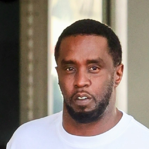 Diddy enfrenta julgamento em maio de 2025 por múltiplas acusações de crimes sexuais