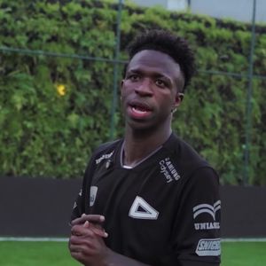 Com boate privada, museu 'secreto', elevador e quadra de futebol, mansão de Vini Jr. avaliada em R$ 20 milhões alia tranquilidade e requinte na Barra da Tijuca