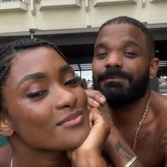 Após confirmar o fim do relacionamento com Erika Januza, Arlindinho publicou um desabafo nas redes sociais. O artista lamentou ter decepcionado a atriz e afirmou que espera mostrar, com atitudes, que está mudando