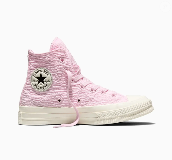 Modelo Chuck 70 foge do básico e surge como protagonista para quem não abre mão de personalidade