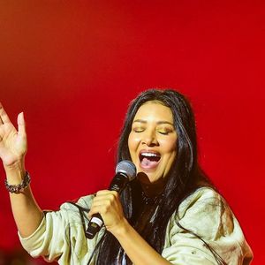 Simaria está relaxando com os filhos no parque após viver uma sequência de momentos atribulados nos últimos meses