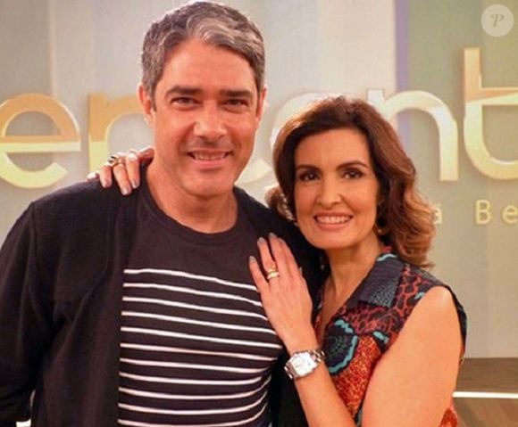 Exatos 10 anos após anunciarem o divórcio, William Bonner e Fátima Bernardes surpreenderam os fãs com uma novidade: o jornalista será o primeiro convidado da nova temporada do 'Cá Entre Nós'
