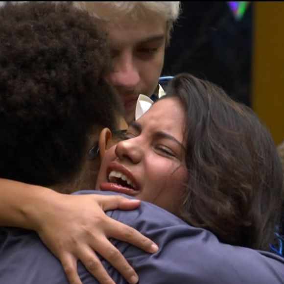 Milena se emocionou com discurso de Tadeu Schmidt para Gabi no 'BBB 26'