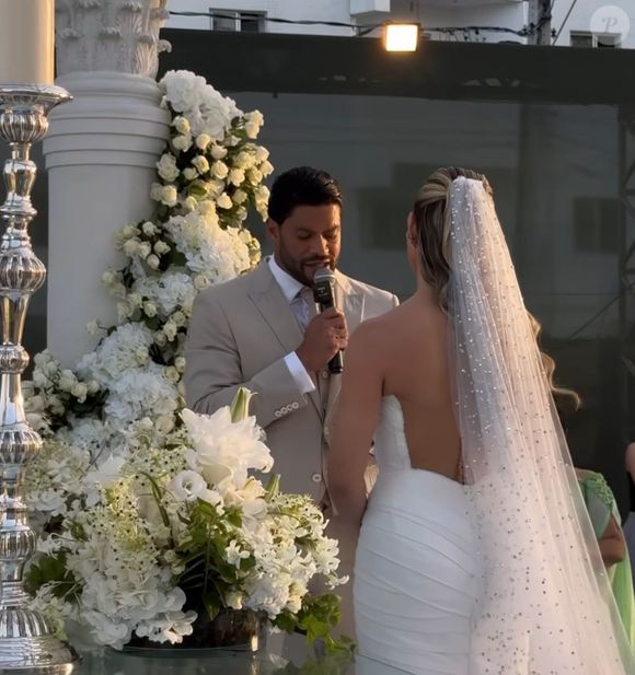 Hulk e Camila Ângelo também fizeram uma festa multimilionária de casamento
