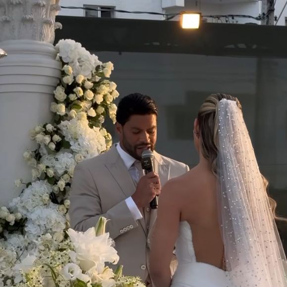 Hulk e Camila Ângelo também fizeram uma festa multimilionária de casamento
