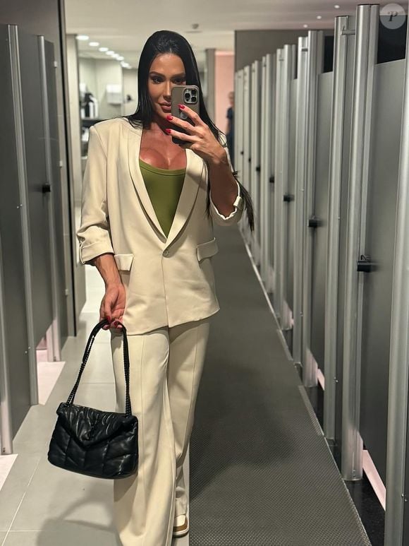 Gracyanne Barbosa disponibiliza conteúdos solos de nudez explícita em plataformas pagas e teve vídeos vazados quando entrou no ‘BBB 25’