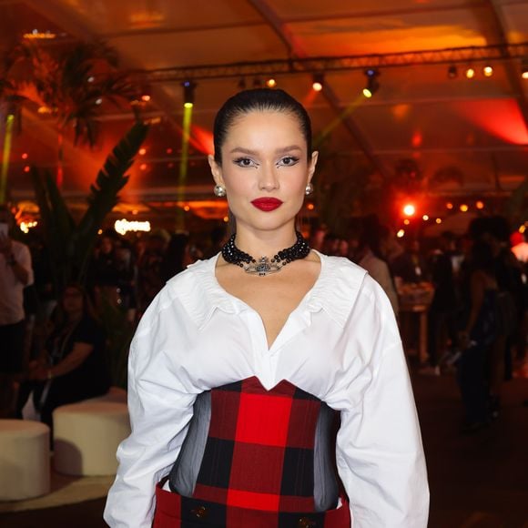 Juliette também garantiu que o segredo da boca grande é um acidente de infância, quando tomou uma pedrada