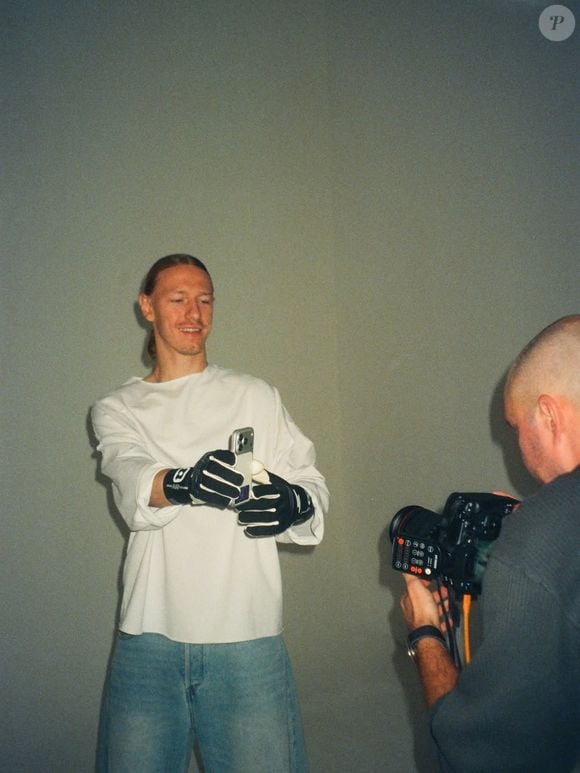 De reserva a ameaça real: contratado por 20 milhões de euros, Safonov mostra que não aceita papel secundário e pressiona Donnarumma no PSG