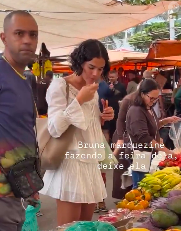 O conjunto branco usado por Bruna Marquezine pertence à linha Danielle, da Posse, marca australiana de estética resortwear