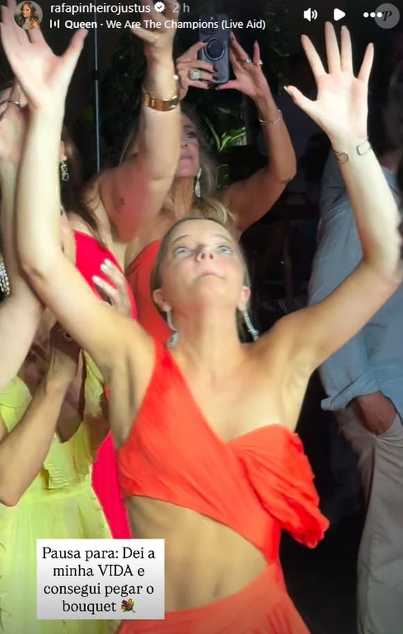Rafaella Justus deu a vida para pegar o buquê da irmã