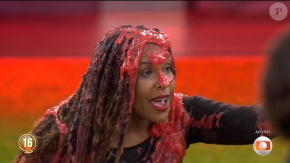 Sol Vega se emocionou após o Sincerão do BBB 26, mas a reação da sister tem raízes em experiências vividas há mais de duas décadas. Entenda a história