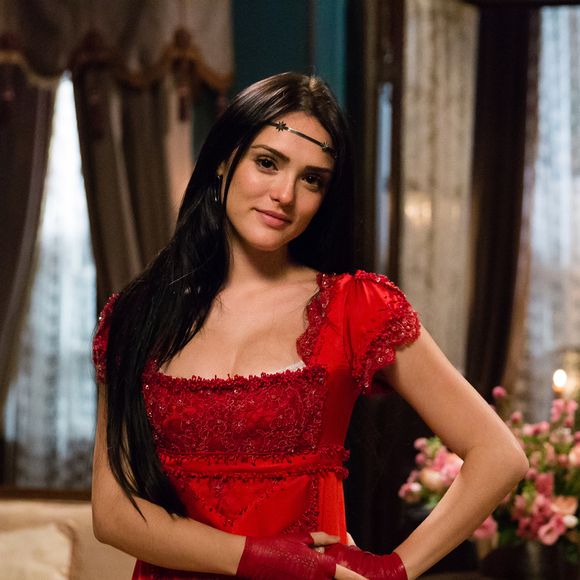 Isabelle Drummond atuou em quase 20 trabalhos só na Globo, como 'Novo Mundo' (2017)